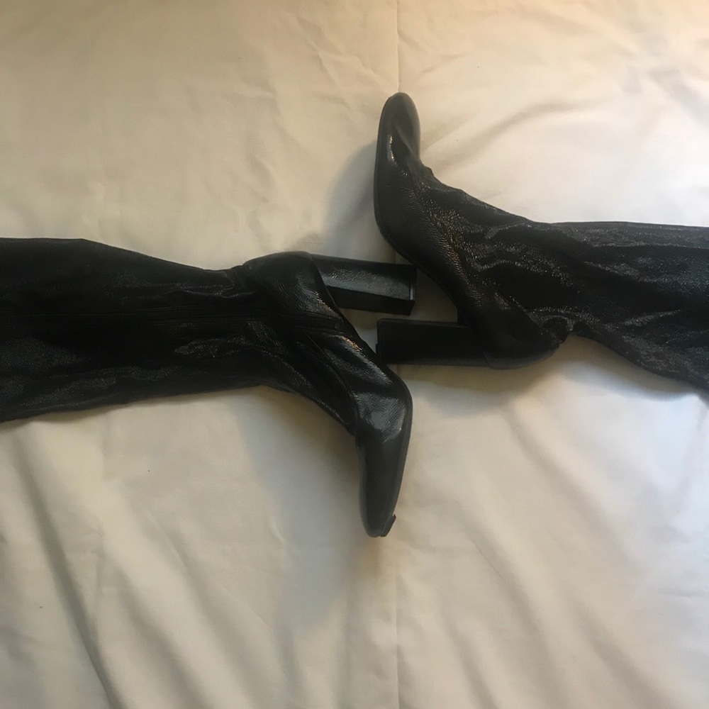 Enzo Angilioni Black high heel boots. Size 10M
